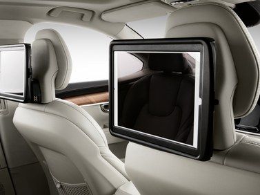 2018 Volvo V90 Cross Country iPad holder